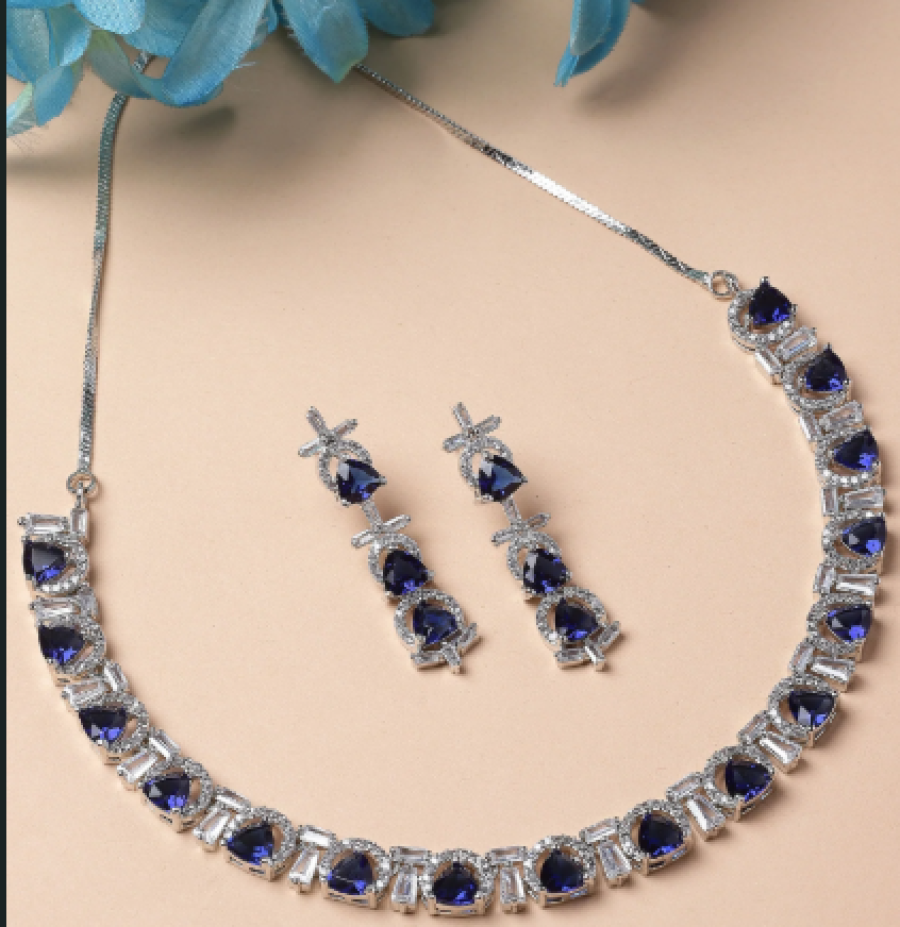 قلادة تشيكوسلوفاكيا مع القرط